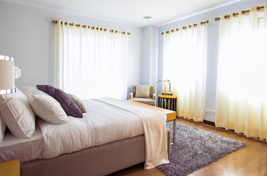 Elegant Drapery, Lasting Freshness – How to Clean Your Curtains Like a Pro